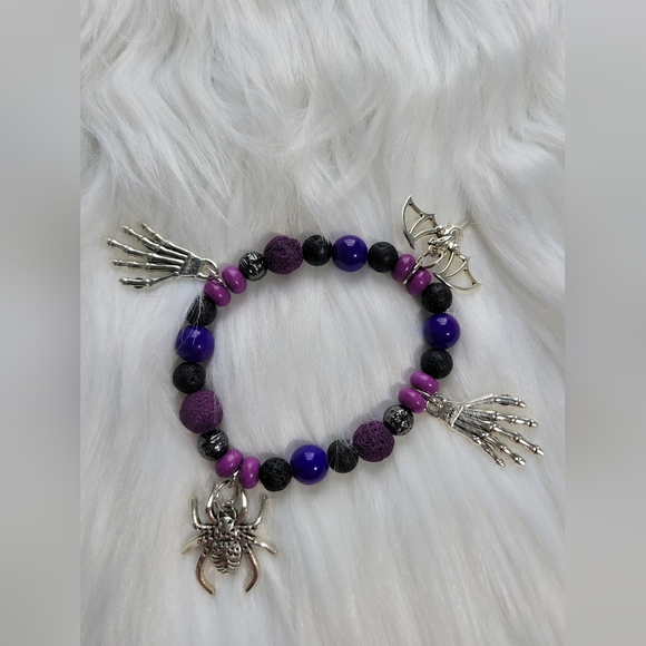 Handmade Spooky season beaded large charm bracelet - Picture 3 of 3